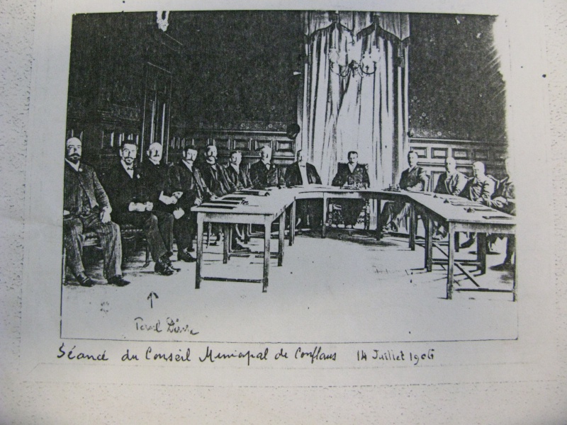 Fichier:Conseil municipal de Conflans-Sainte-Honorine en 1906.jpeg